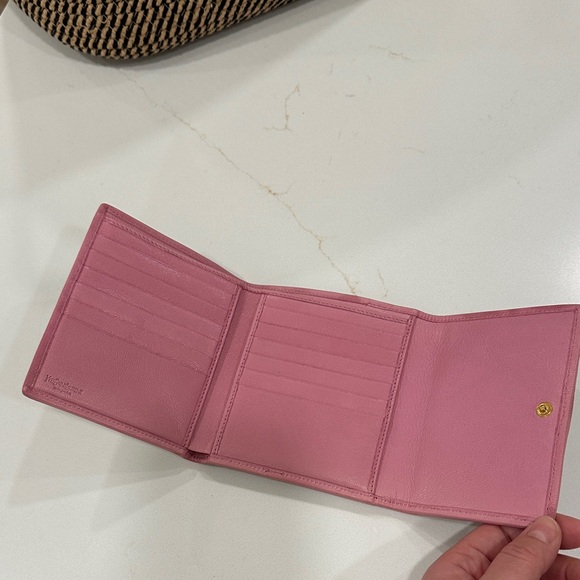 Yves Saint Laurent Pink and Beige wallet. - Picture 5 of 13